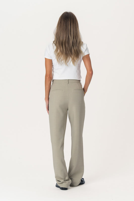 SignatureIC Bügelfaltenhose (Preorder del. week 35) - Staubiges Beige